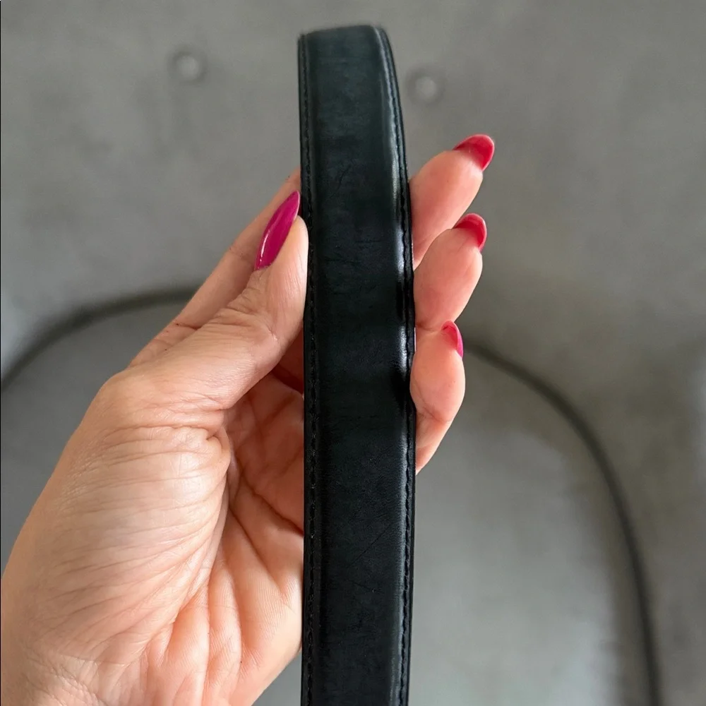 First Issue chic black
